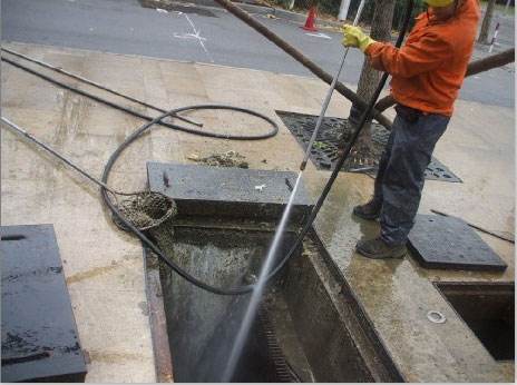 龙江池底污泥如何清理